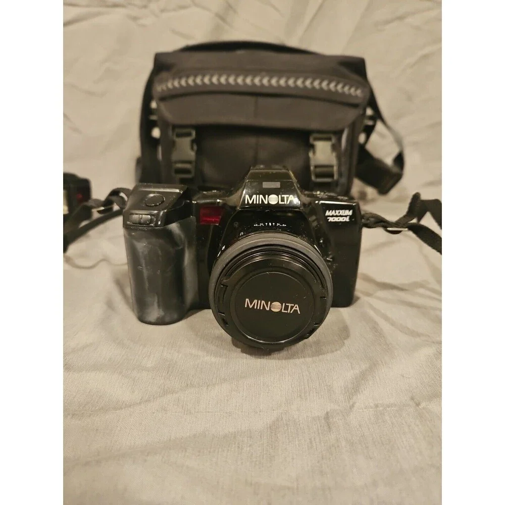 Vintage Minolta Maxxum 7000i Camera w/ Flash - Zoom Lens - Case - Accessories
